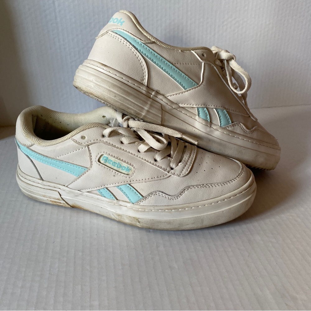 Reebok Women’s Sneaker White/cream & Light Blue Stripes Size 6.5 Pre Owned